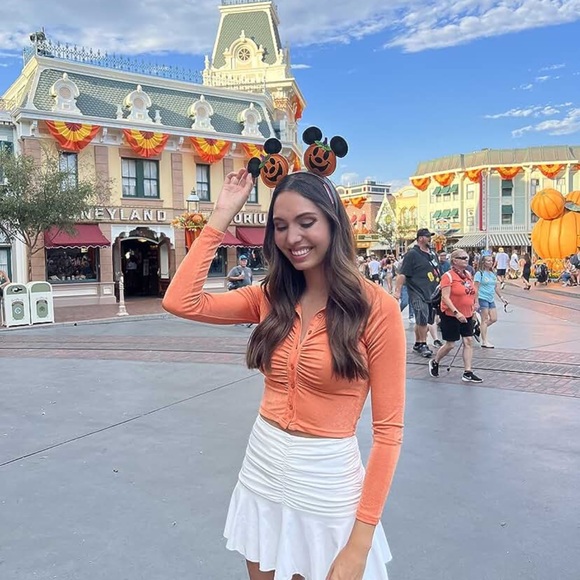 Green Ruched L/S Crop Top - Picture 3 of 4